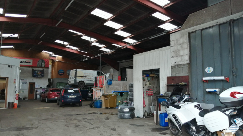 Garage automobile station service avec logement à reprendre - Arrond. La Roche-sur-Yon (85)